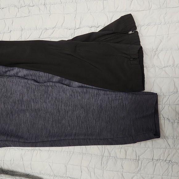 Old navy joggers - Picture 3 of 3